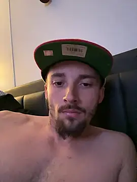 Snapshot of OscarBrow chatting on 02.02.26 OscarBrow online show from 02.02.26