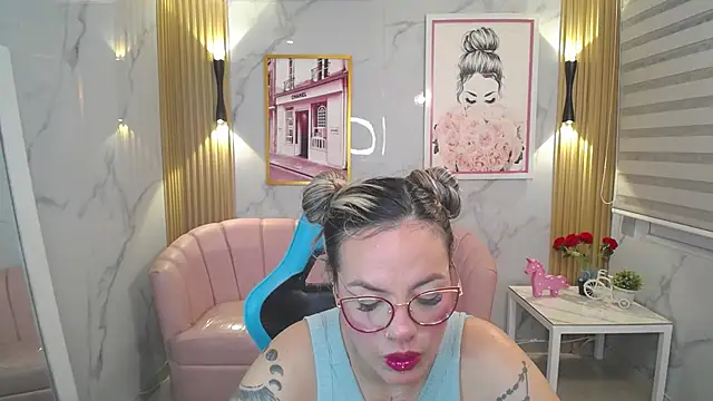 Jade Jones a online show from 09.21.25