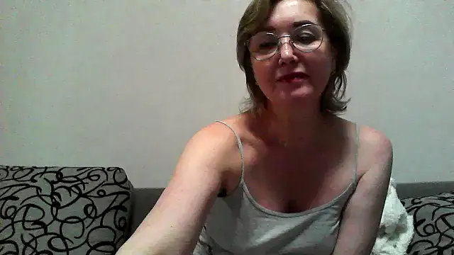 Snapshot of IrynaMolbertx chatting on 02.05.26 IrynaMolbertx online show from 02.05.26