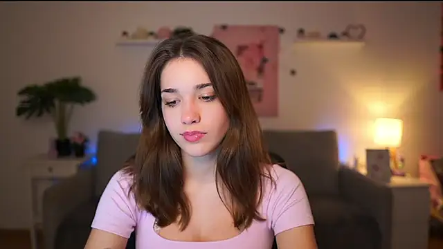 kissie cat online show from 12.16.25