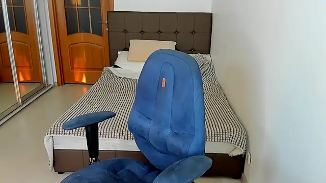 AndrianaBelle online show from 09.19.25