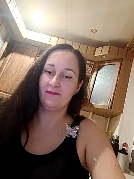 Amandda  online show from 10.13.25