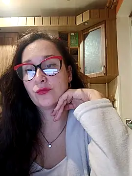 Amandda  online show from 10.21.25