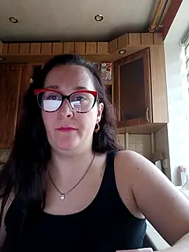 Amandda  online show from 10.31.25