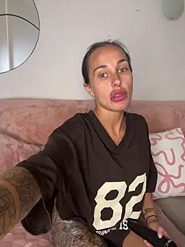 Rosieredxox online show from 05.08.26