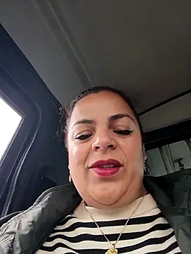 Mia-Glow online show from 09.10.25