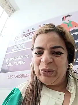 Mia-Glow online show from 11.14.25