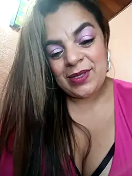 Mia-Glow online show from 01.08.26