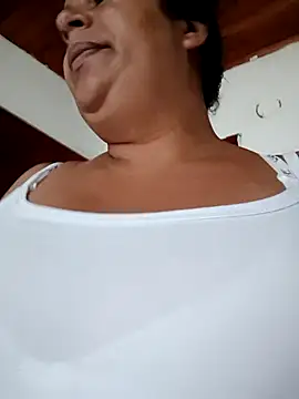 Mia-Glow online show from 03.03.26