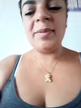 Mia-Glow online show from 04.17.26