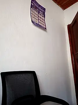 Mia-Glow online show from 04.22.26