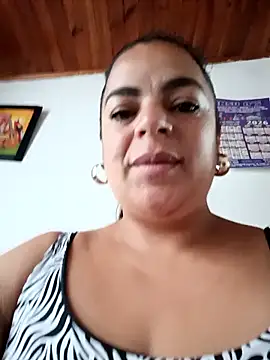 Mia-Glow online show from 04.23.26