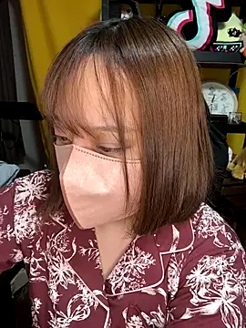 Snapshot of 0kanna0 chatting on 10.03.25 0kanna0 online show from 10.03.25