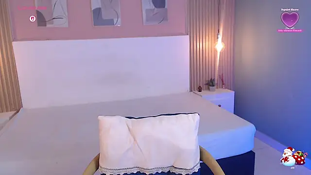 Snapshot of candy_lux30 chatting on 11.25.25 candy lux30 online show from 11.25.25