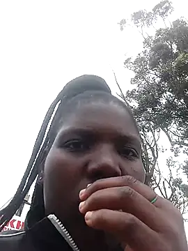 Nobuhlesiphume09 online show from 10.28.25