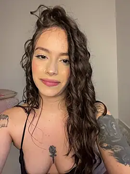 Snapshot of alysa_g_ chatting on 10.15.25 alysa g online show from 10.15.25