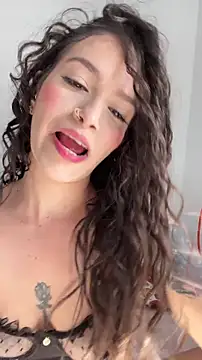 Snapshot of alysa_g_ chatting on 10.19.25 alysa g online show from 10.19.25