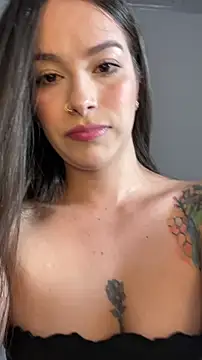 Snapshot of alysa_g_ chatting on 11.07.25 alysa g online show from 11.07.25