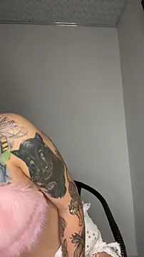 Snapshot of alysa_g_ chatting on 11.13.25 alysa g online show from 11.13.25