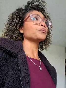 Snapshot of BiiancaEstradaa chatting on 02.18.26 BiiancaEstradaa online show from 02.18.26