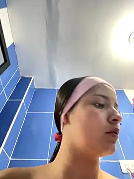 Mia jhoonson online show from 11.01.25