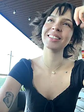 Adry Bach  online show from 11.25.25