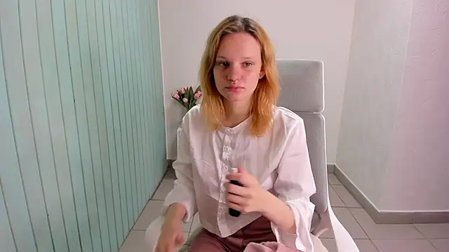 Snapshot of Elieiza_xo chatting on 09.11.25 Elieiza xo online show from 09.11.25