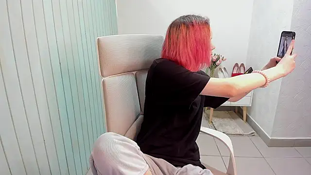 Snapshot of Elieiza_xo chatting on 09.18.25 Elieiza xo online show from 09.18.25