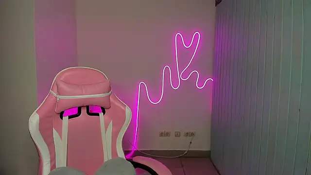 Snapshot of Elieiza_xo chatting on 10.16.25 Elieiza xo online show from 10.16.25