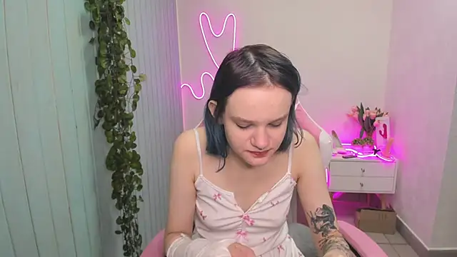 Snapshot of Elieiza_xo chatting on 11.12.25 Elieiza xo online show from 11.12.25