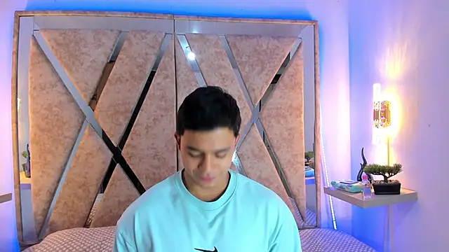 Snapshot of jayd_muscle chatting on 11.22.25 jayd muscle online show from 11.22.25