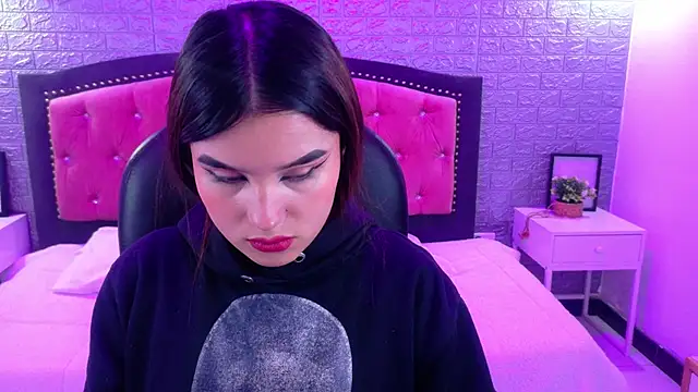 Natalie loffreda online show from 11.28.25