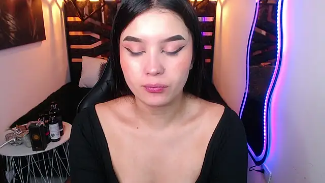 Snapshot of Natalie_loffreda chatting on 04.17.26 Natalie loffreda online show from 04.17.26