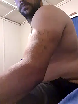 Snapshot of Lekewarmele chatting on 11.11.25 Lekewarmele online show from 11.11.25