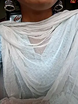 Snapshot of Telugu___Sexygirl___Naidu chatting on 04.20.26 Telugu Sexygirl Naidu online show from 04.20.26