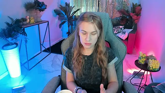 VanessaMates online show from 10.13.25