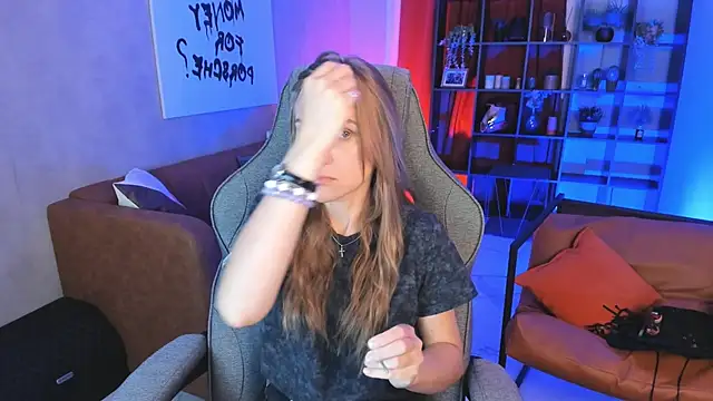VanessaMates online show from 10.17.25