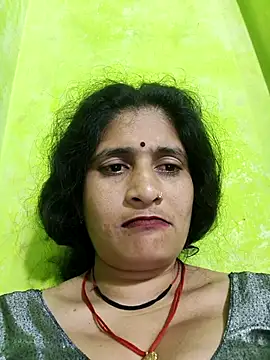 Snapshot of Hot-piuy chatting on 10.30.25 Hot-piuy online show from 10.30.25