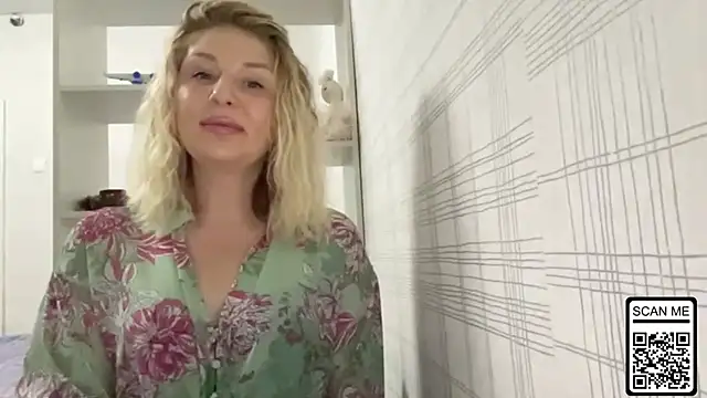 Blondie xoxoxo online show from 11.08.25