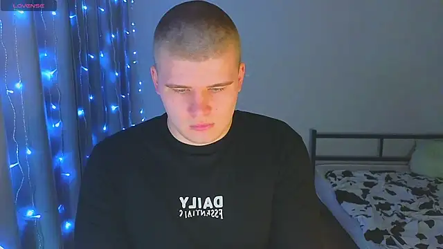 kittenmurr online show from 12.03.25