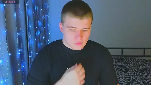 kittenmurr online show from 12.19.25