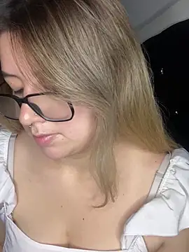 Blair Bunnyy online show from 11.20.25