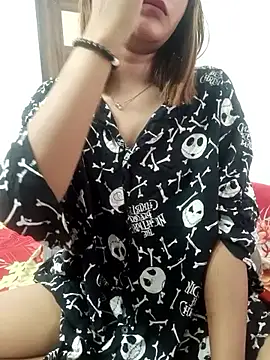 Snapshot of Cutie_Shruti chatting on 10.30.25 Cutie Shruti online show from 10.30.25