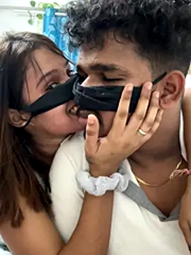 Snapshot of Cutie_Shruti chatting on 11.28.25 Cutie Shruti online show from 11.28.25