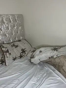 Snapshot of Charsworld chatting on 10.31.25 Charsworld online show from 10.31.25