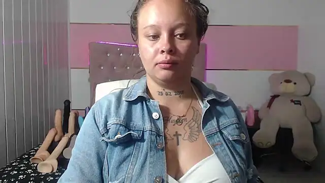 Snapshot of patty_squirt_ chatting on 02.20.25 patty squirt online show from 02.20.25