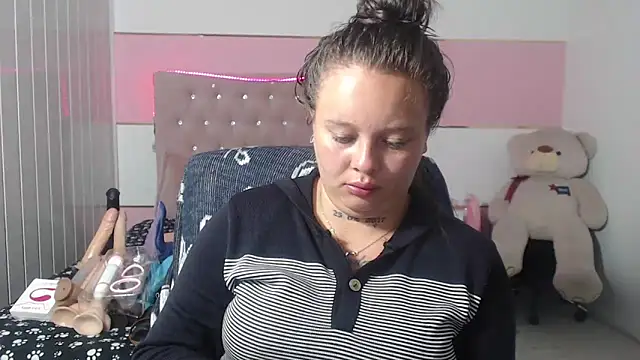 Snapshot of patty_squirt_ chatting on 02.22.25 patty squirt online show from 02.22.25