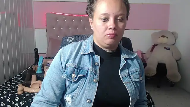 Snapshot of patty_squirt_ chatting on 03.05.25 patty squirt online show from 03.05.25