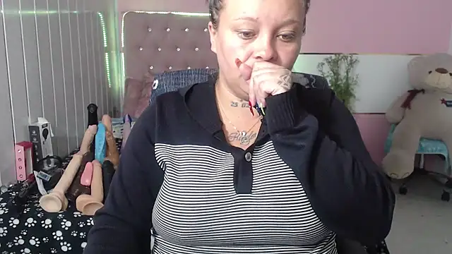 Snapshot of patty_squirt_ chatting on 09.16.25 patty squirt online show from 09.16.25