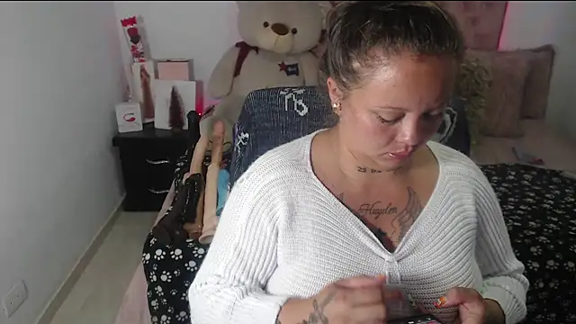 Snapshot of patty_squirt_ chatting on 10.01.25 patty squirt online show from 10.01.25